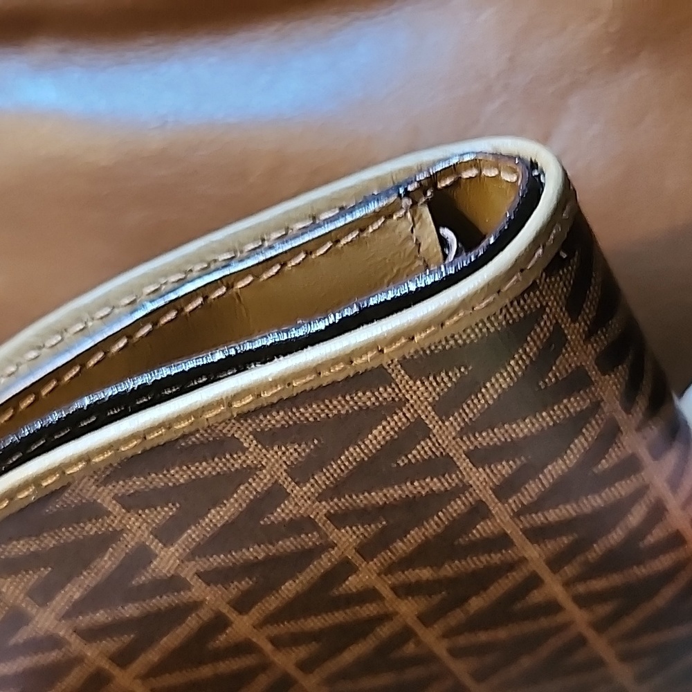 Mario Valentino  Wallet - Picture 4 of 15